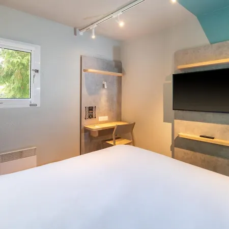 Ibis Budget Nantes Luce Отель
