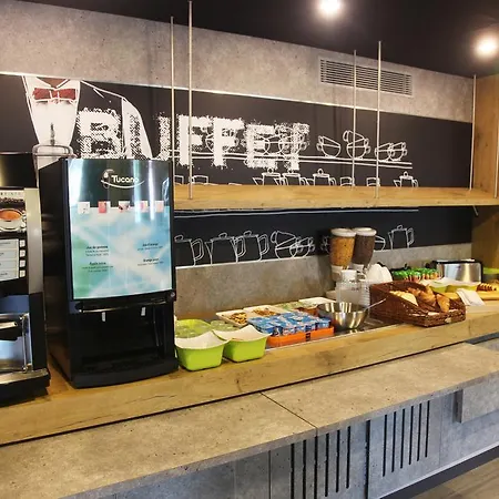 Отель Ibis Budget Nantes Luce 2*